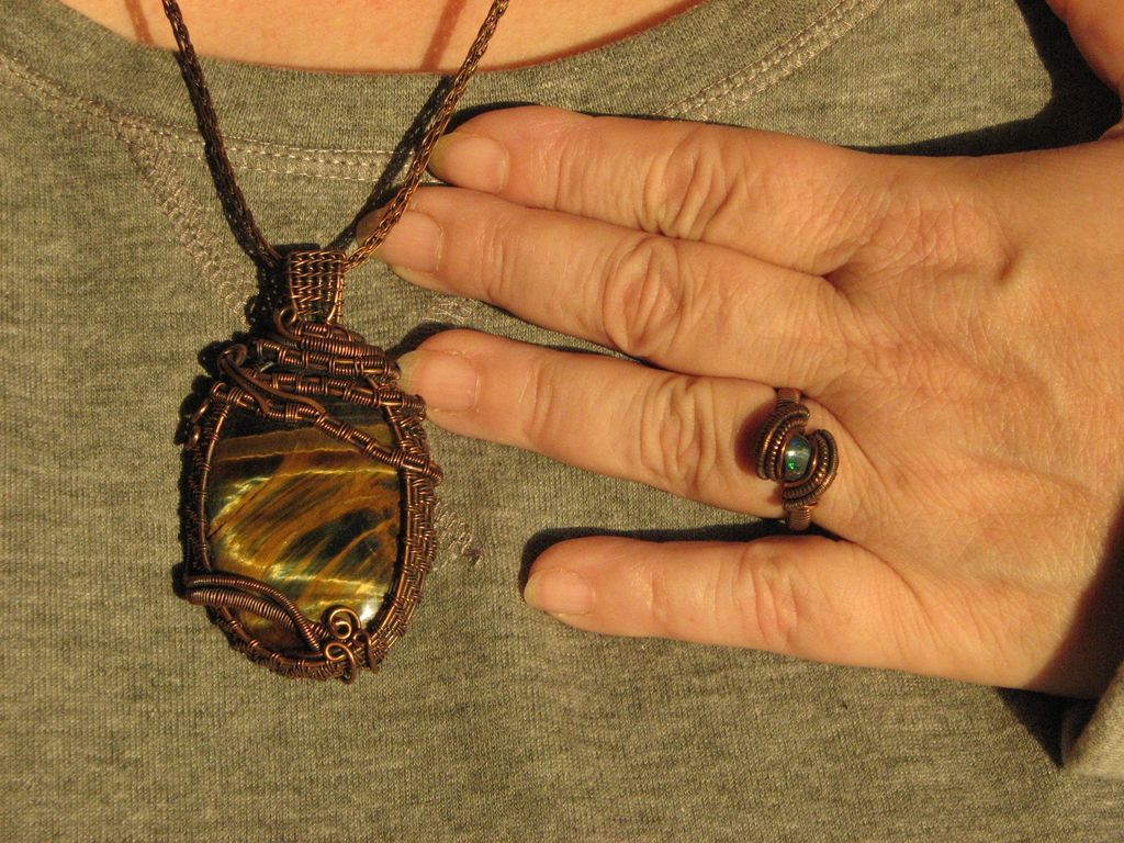 Frau Suna y LaLuna Jewelry