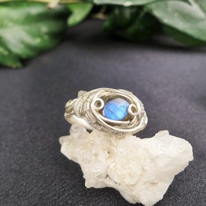 Labradorite-Ring Semipreciousstonejewelry SunayLaLuna