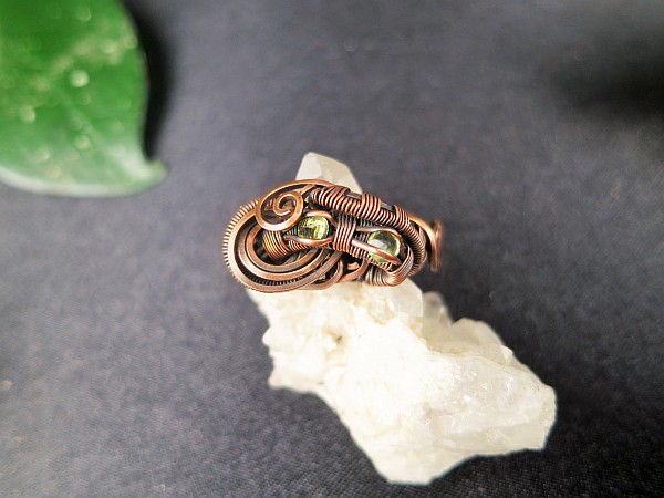 sunaylaluna-olivine-ring-semipreciousstonesjewelry-olivinejewelry