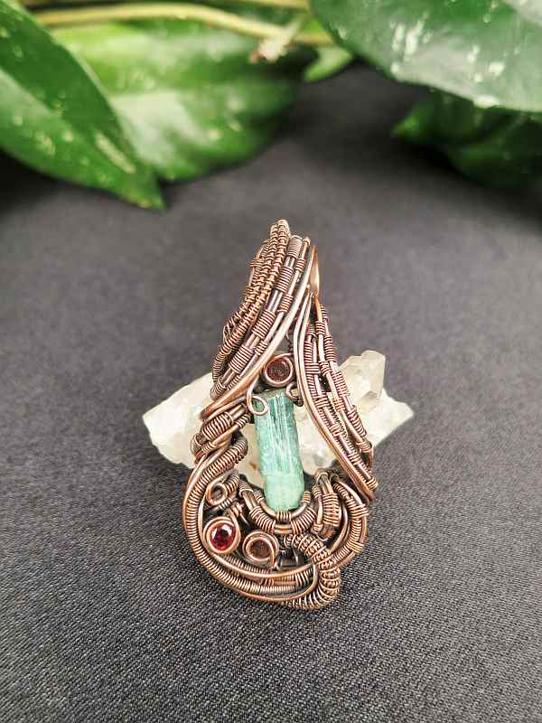 Tourmaline-medallion SunayLaLuna Semipreciousstonesjewelry