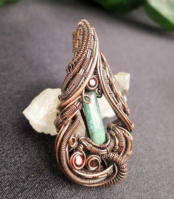 Tourmaline-Medallion SunayLaLuna Gemsjewelry