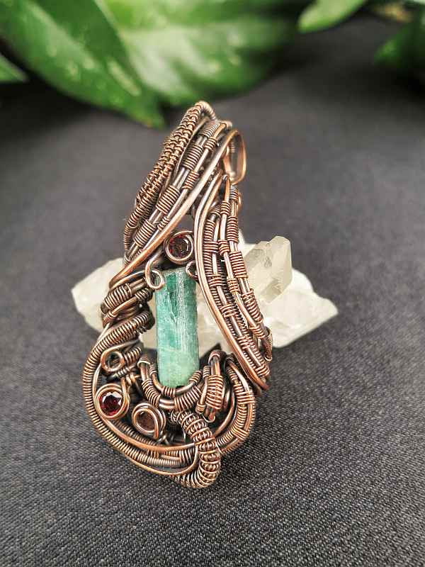 Tourmaline-medallion SunayLaLuna Semipreciousstonesjewelry