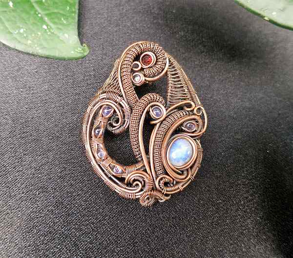 Moonstone-Medallion SunayLaLuna Exclusivejewelry