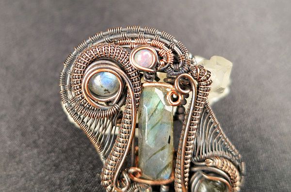 Labradorit-Medaillon Halbedelsteinschmuck SunayLaLuna