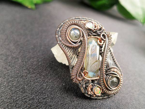 Labradorit-Medaillon Halbedelsteinschmuck SunayLaLuna