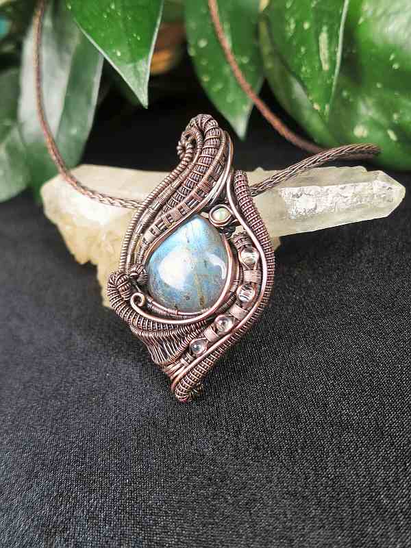 Labradorite-Medallion Exclusivejewelry Labradoritjewelry