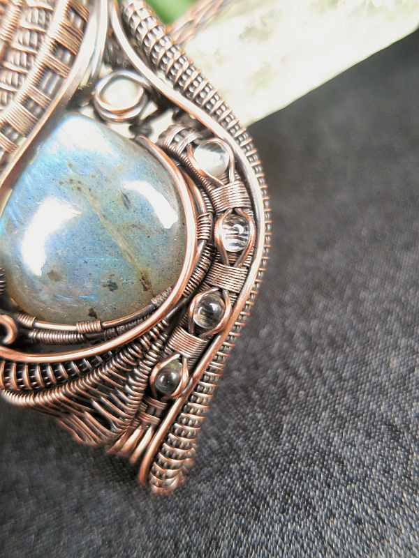 Labradorite-Medallion Exclusivejewelry Labradoritjewelry