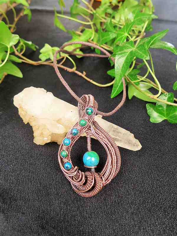 Anhänger-mit-Chrysokoll-Kugeln Schmuckdesign Halbedelsteinschmuck