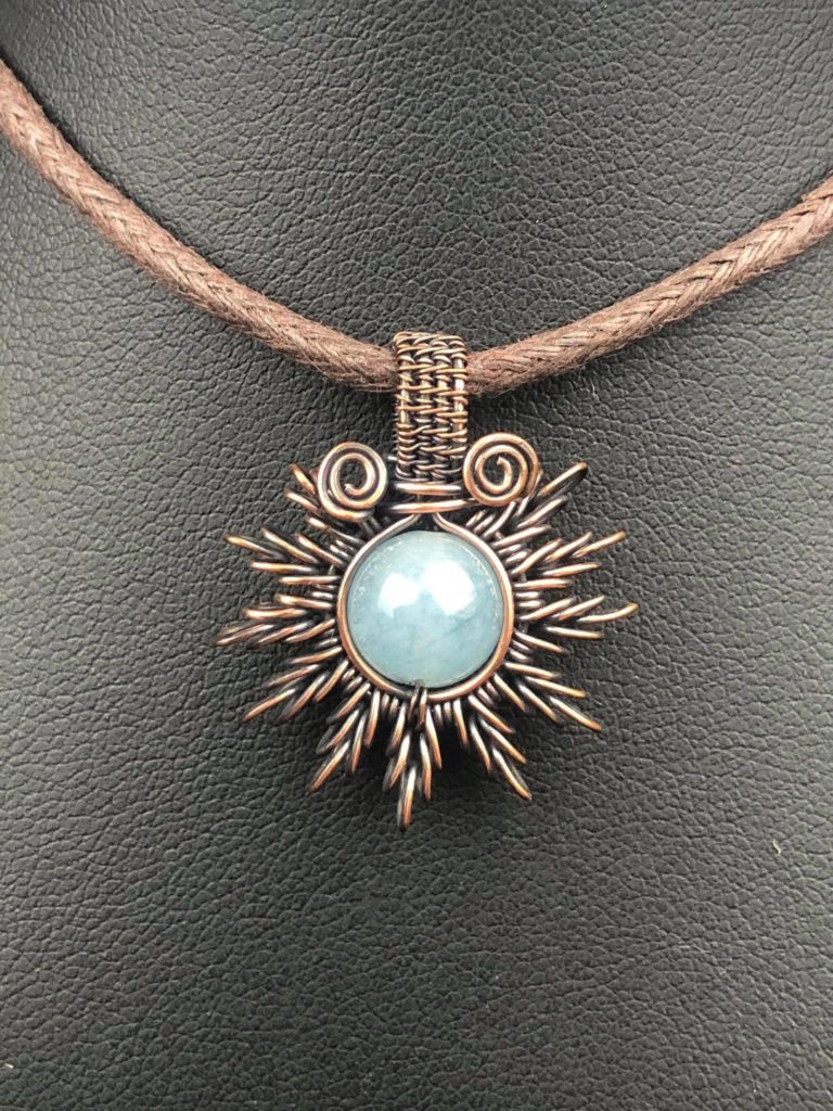 Aquamarin-Sonnenanhänger Schmuckdesign Sonnenschmuck