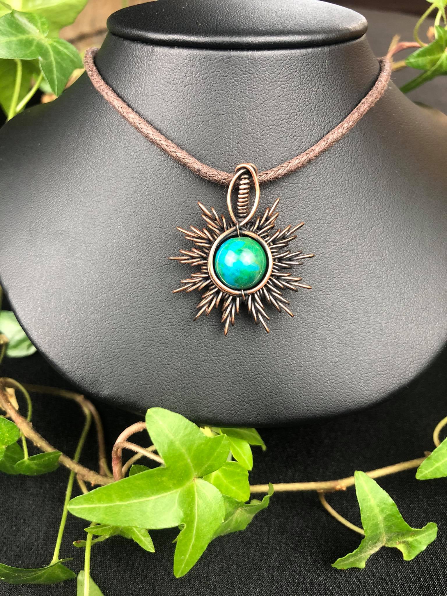 Chrysokoll-Sonnenanhänger1-Sonnenschmuck Schmuckdesign