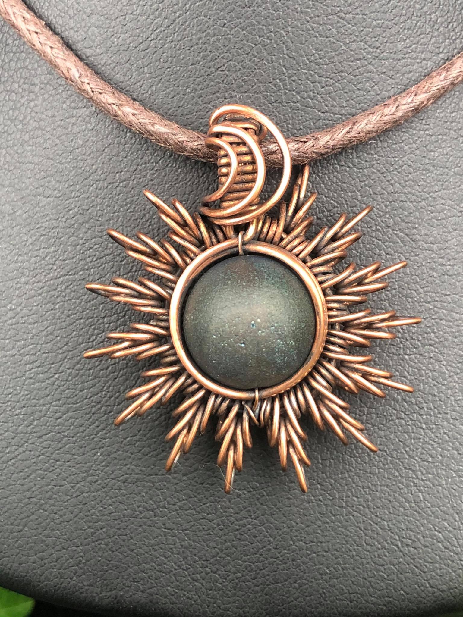 Drusenachat-Sonnenanhänger-Sonnenschmuck-Schmuckdesign