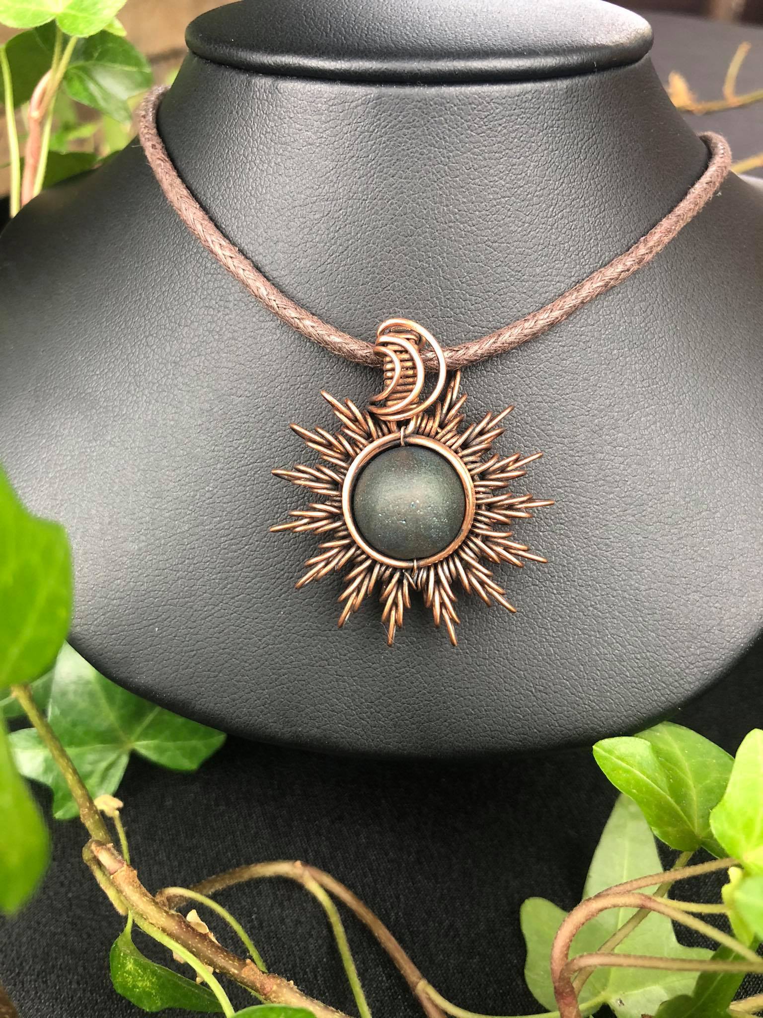 Drusenachat-Sonnenanhänger-Sonnenschmuck-Schmuckdesign