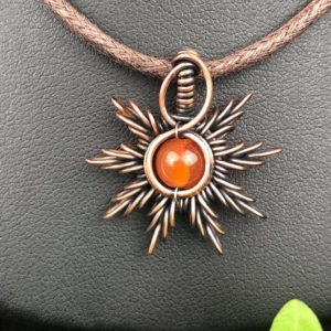 Karneol-Sonnenanhänger Sonnenschmuck SunayLaLuna