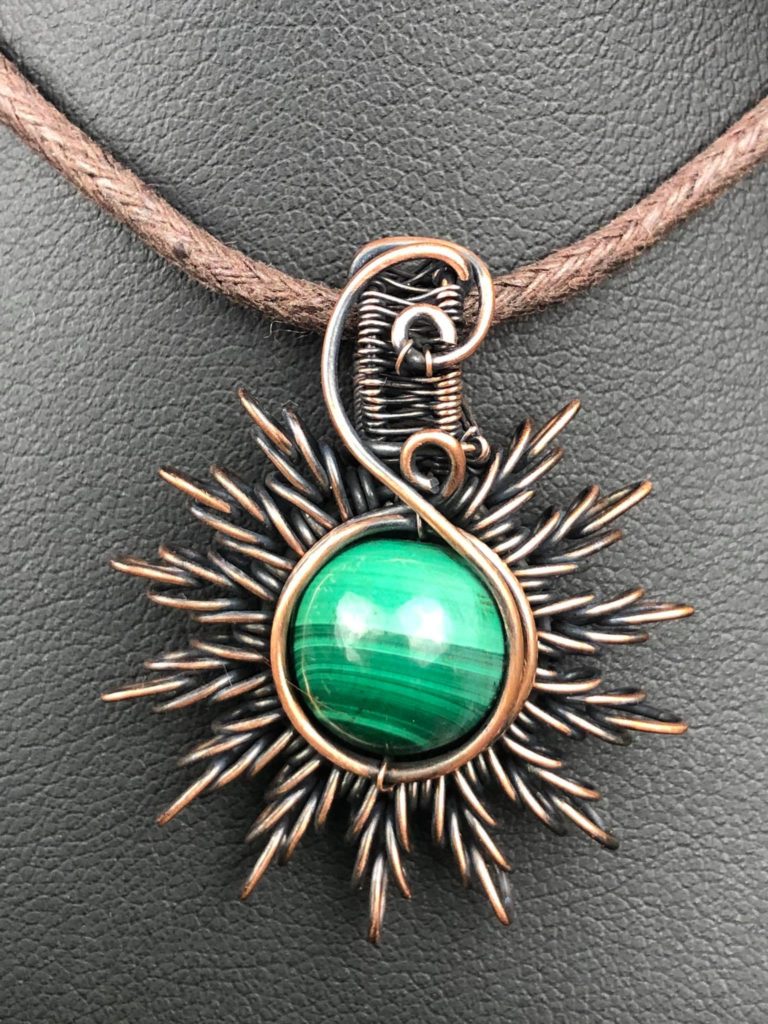 Malachit-Sonnenanhänger Sonnenschmuck Schmuckdesign