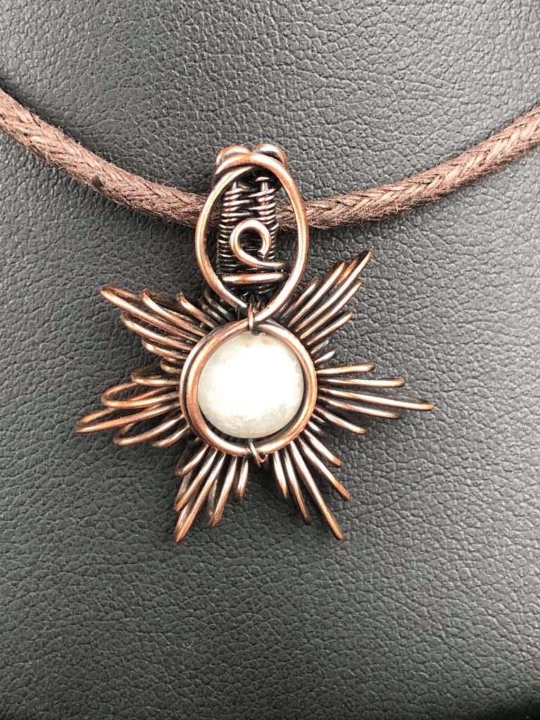 Regenbogen-Mondstein-Sonnenanhänger Schmuckdesign SunayLaLuna