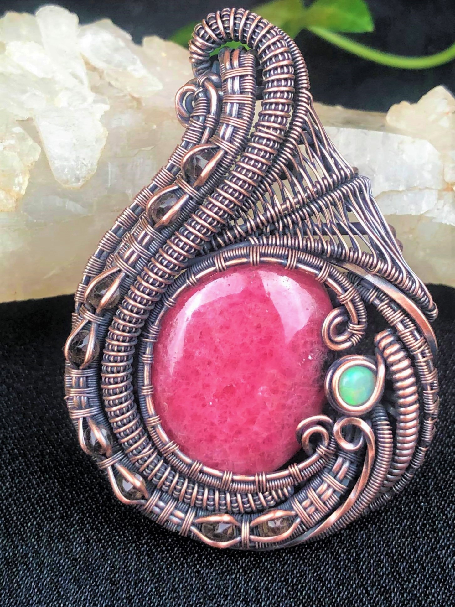 Rhodonit-Medaillon Halbedelsteinschmuck SunayLaLuna