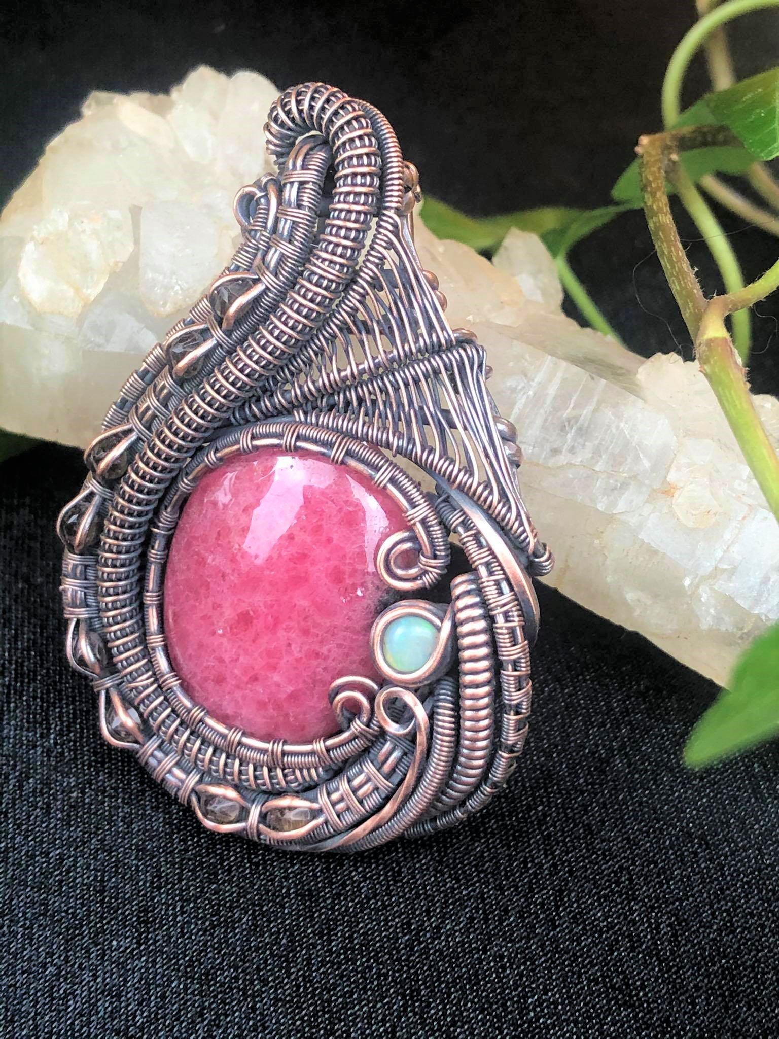 Rhodonit-Medaillon Halbedelsteinschmuck SunayLaLuna
