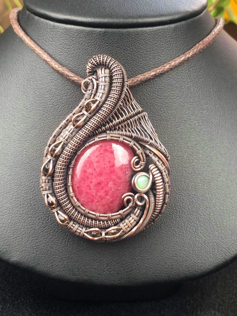 Rhodonit-Medaillon Halbedelsteinschmuck SunayLaLuna