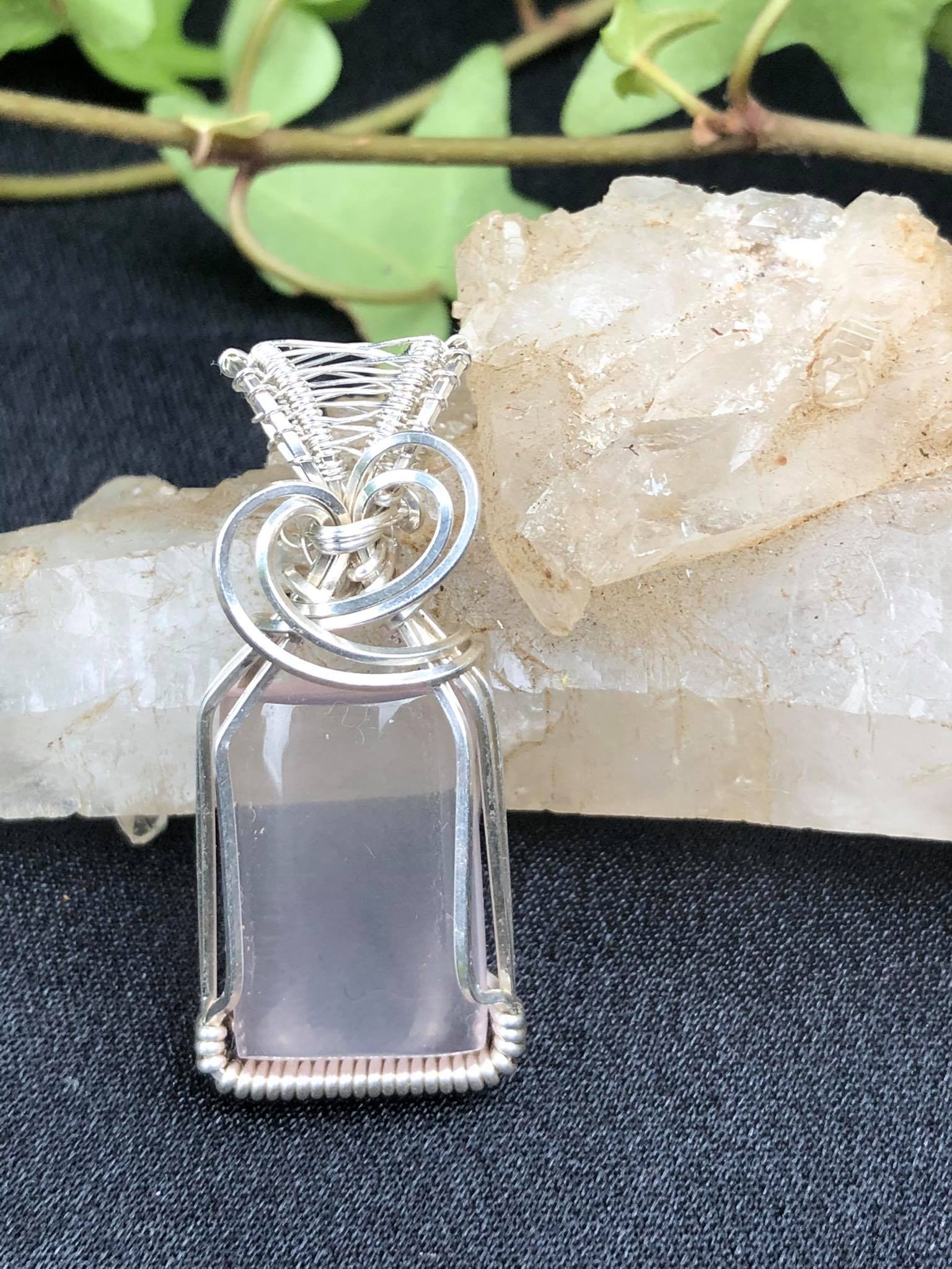 Rosenquarz-Anhänger Kollektion "Pure" Schmuckdesign