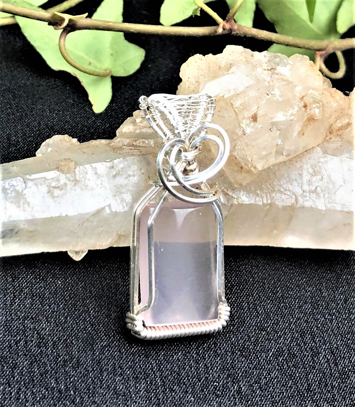 Rosenquarz-Anhänger Kollektion "Pure" Schmuckdesign