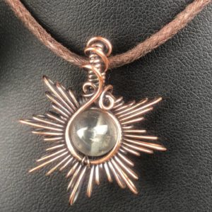 Bergkristall-Sonnenanhänger1 Sonnenschmuck SunayLaLuna