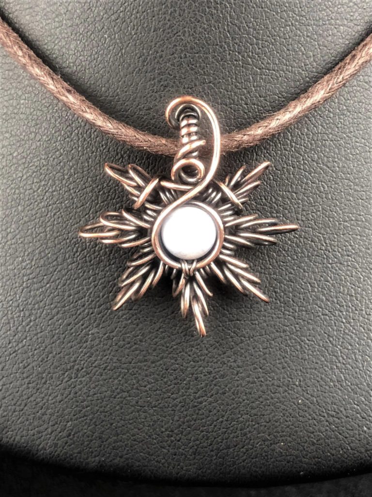 Chalcedon-Sonnenanhänger Sonnenschmuck Schmuckdesign
