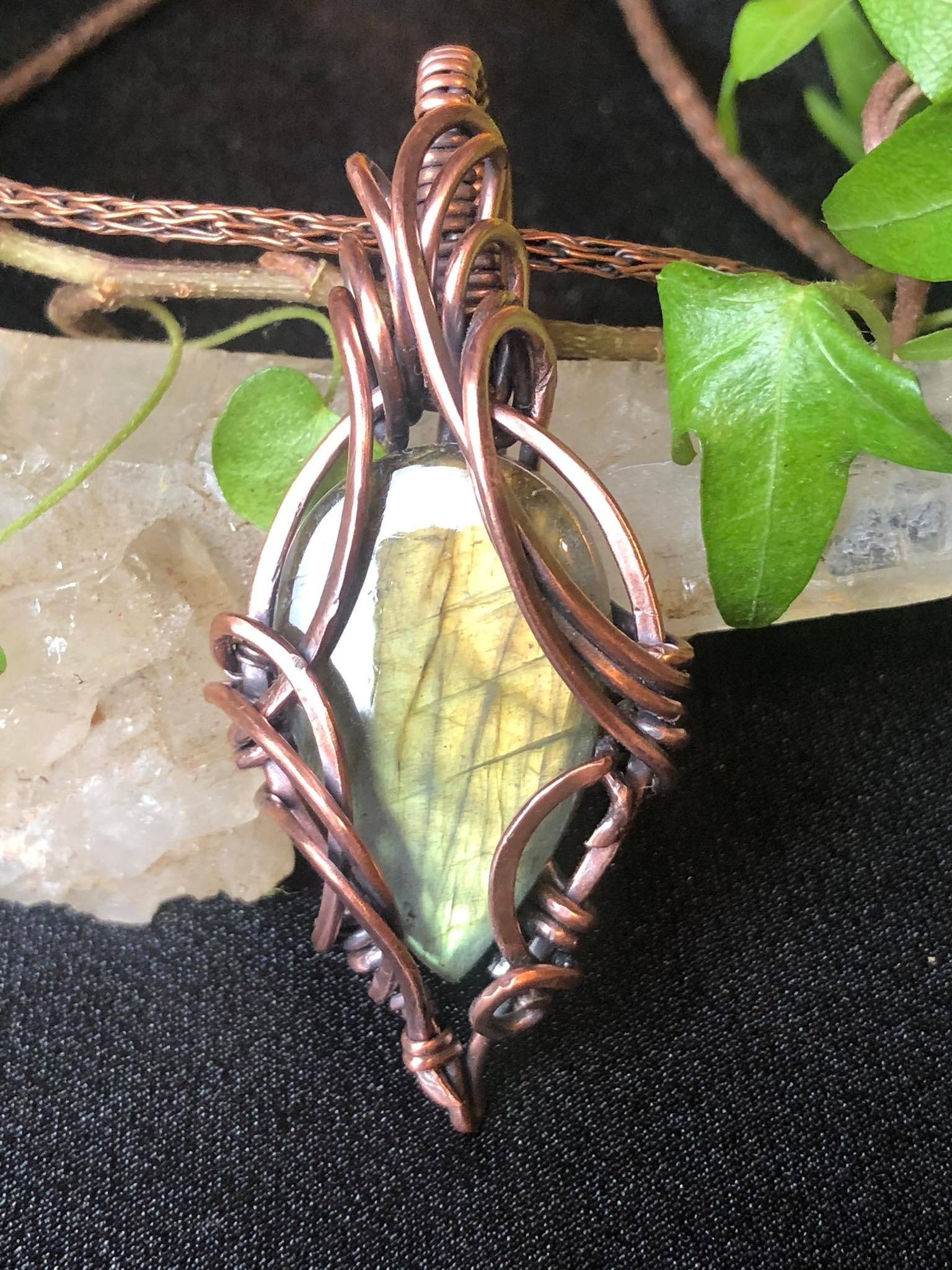 Collection SolidMajesty Labradorit-Pendant SunayLaLuna