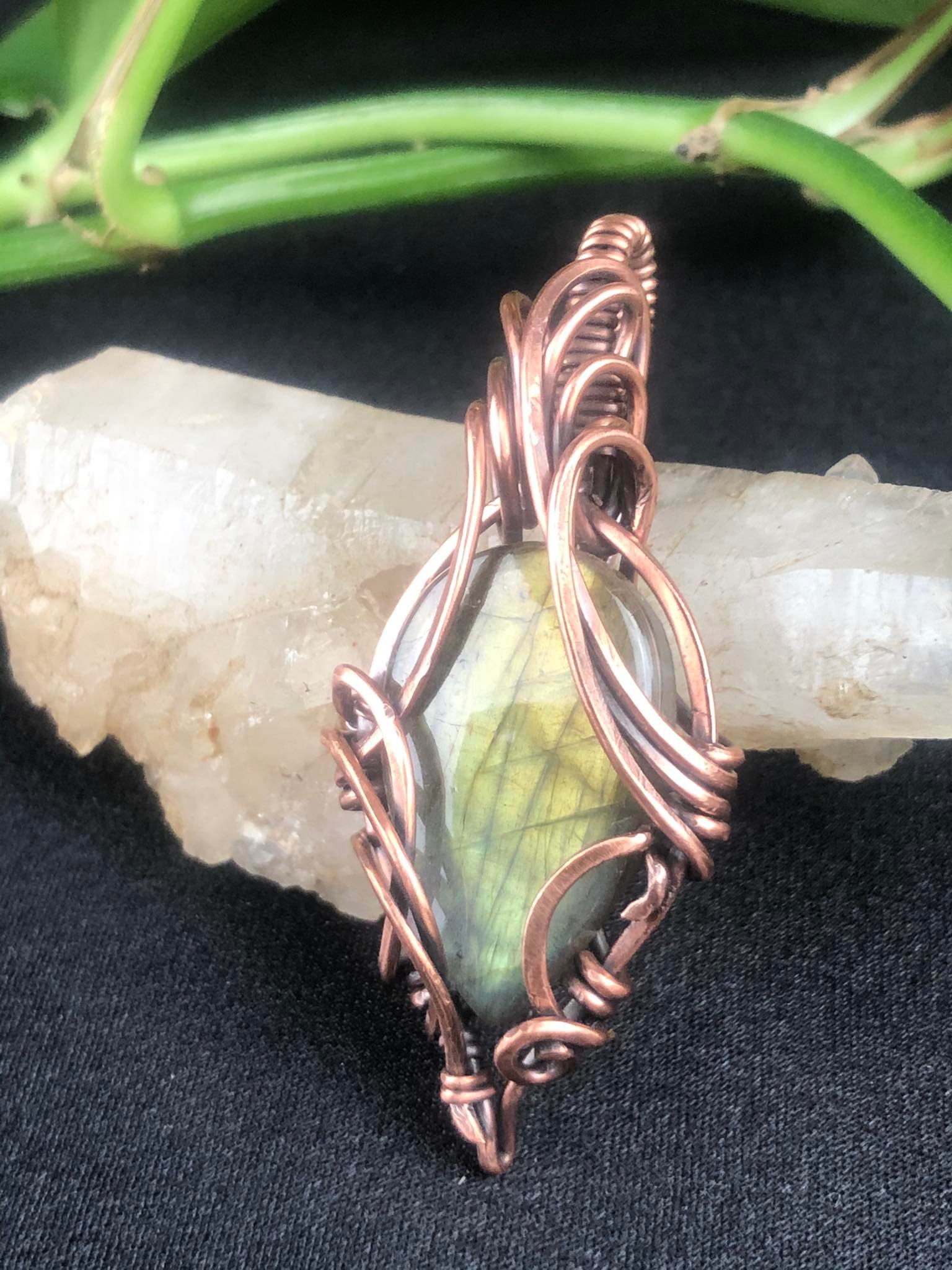 Collection SolidMajesty Labradorit-Pendant SunayLaLuna