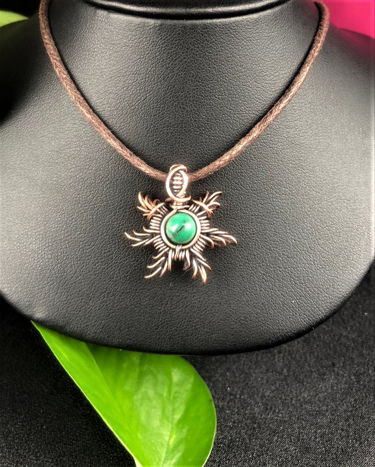 SunayLaLuna Malachite-Sunpendant2 Jewelrydesign