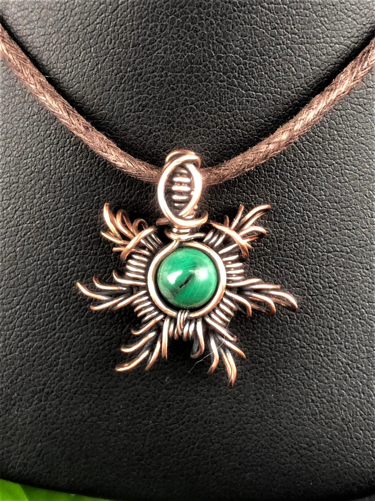 SunayLaLuna Malachite-Sunpendant2 Jewelrydesign