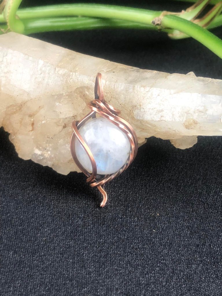 Rainbow-Moonstone-Pendant-Collection "SolidMajesty" Jewelrydesign