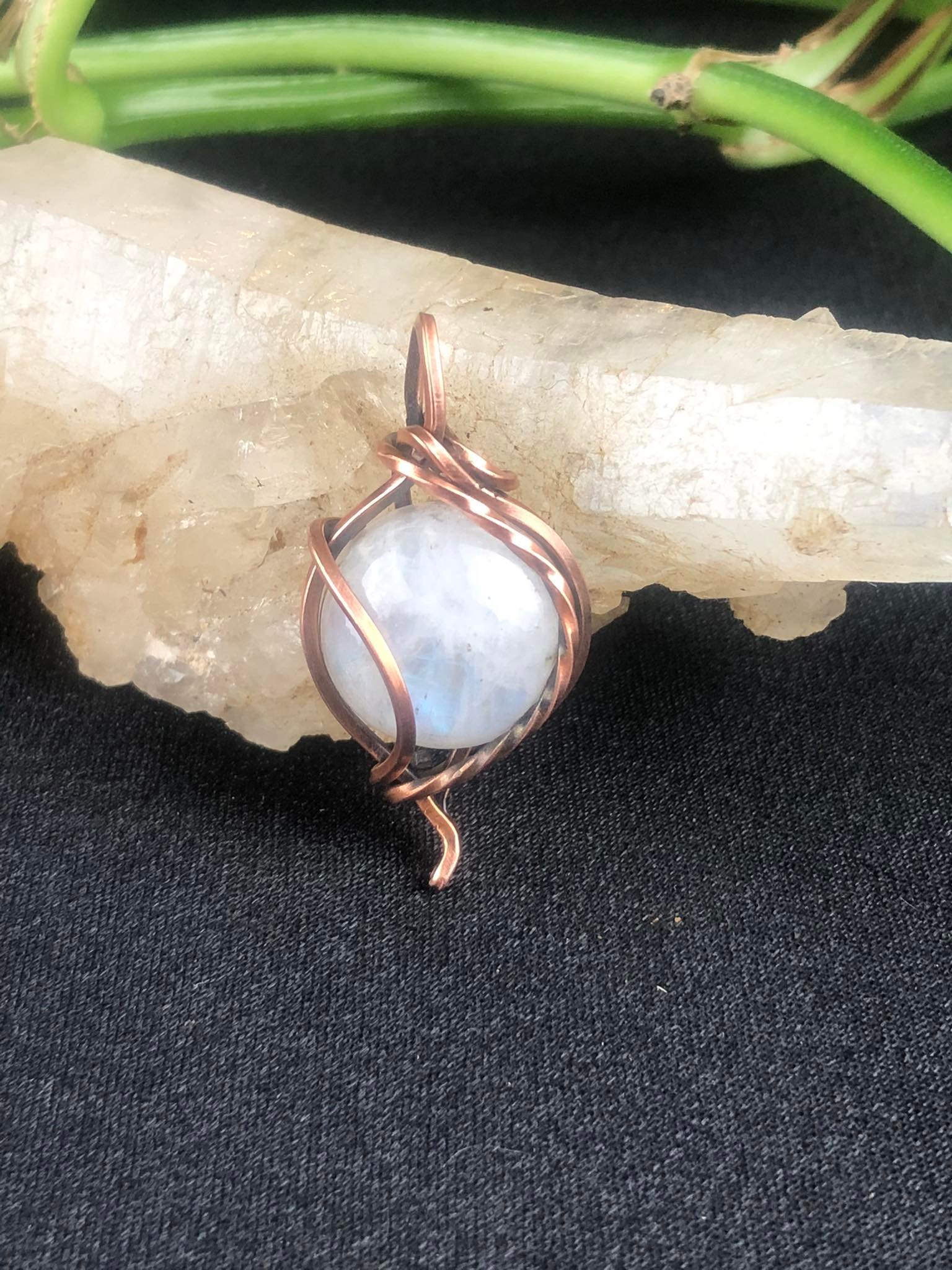 Rainbow-Moonstone-Pendant-Collection "SolidMajesty" Jewelrydesign