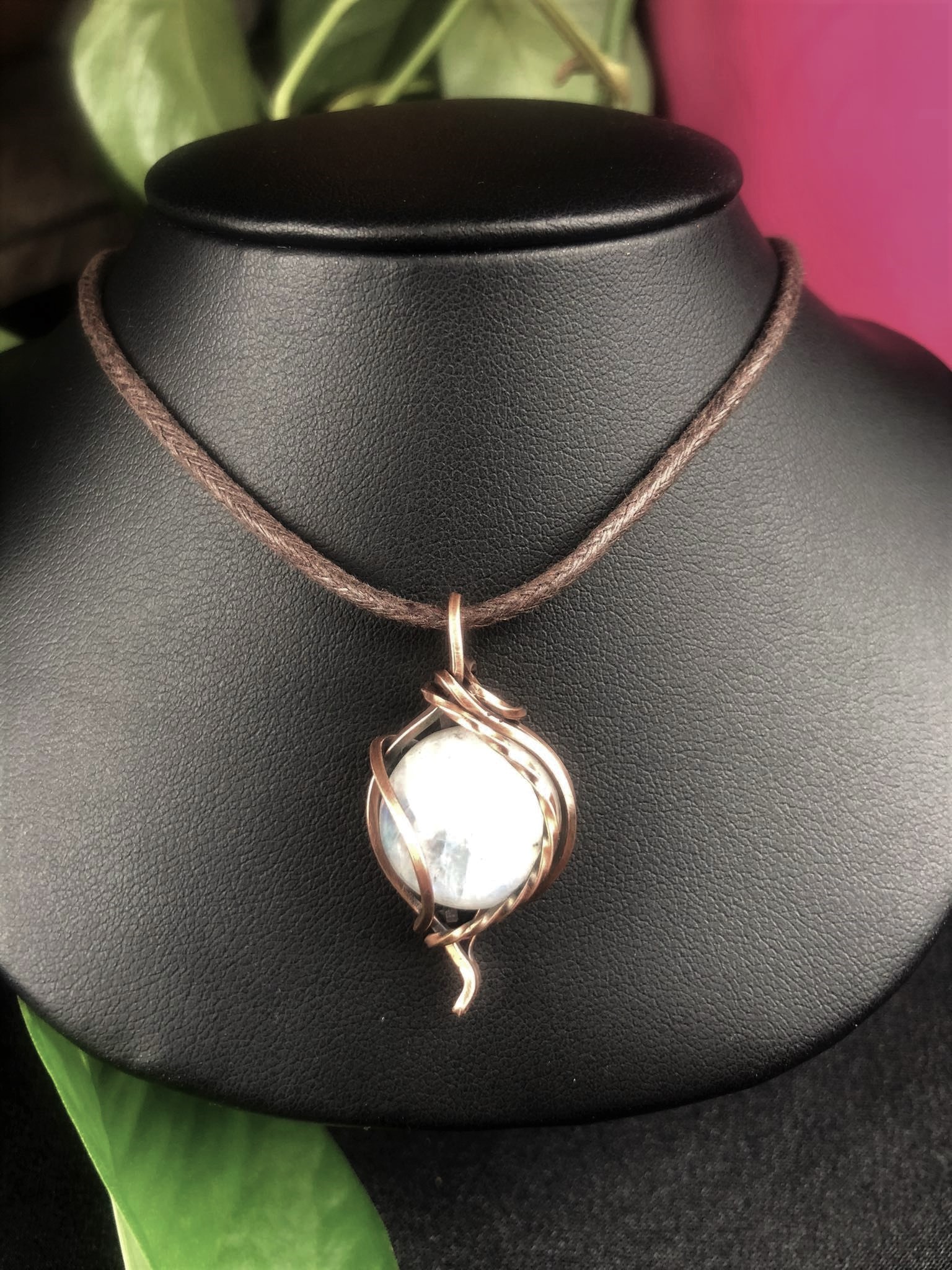 Rainbow-Moonstone-Pendant-Collection "SolidMajesty" Jewelrydesign