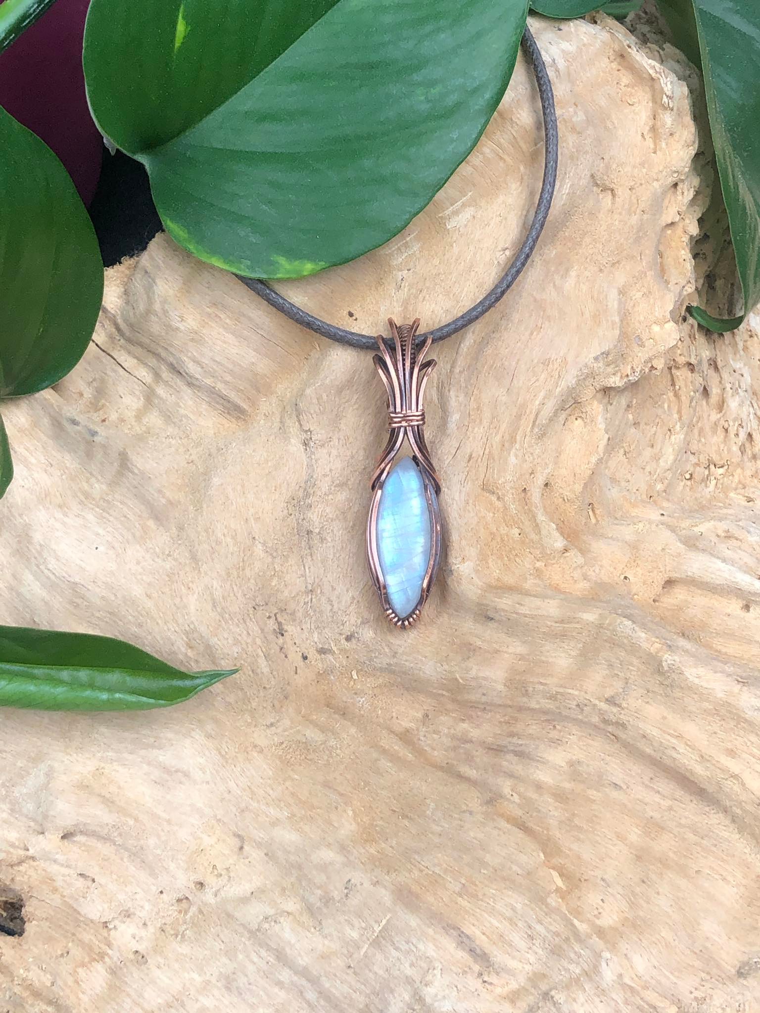 SunayLaLuna Rainbow-Moonstone-Pendant1 Collection "Pure"