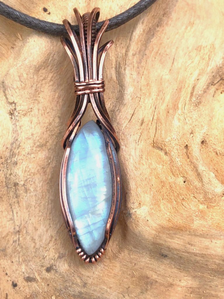 SunayLaLuna Rainbow-Moonstone-Pendant1 Collection "Pure"