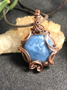 Blauer Opal-Anhänger