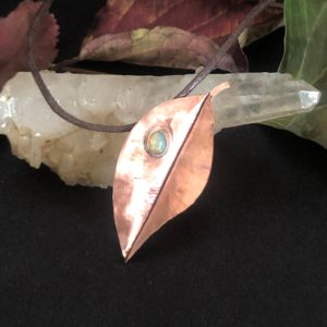 SunayLaLuna Opal-Buchenblatt-Anhänger Blattschmuck
