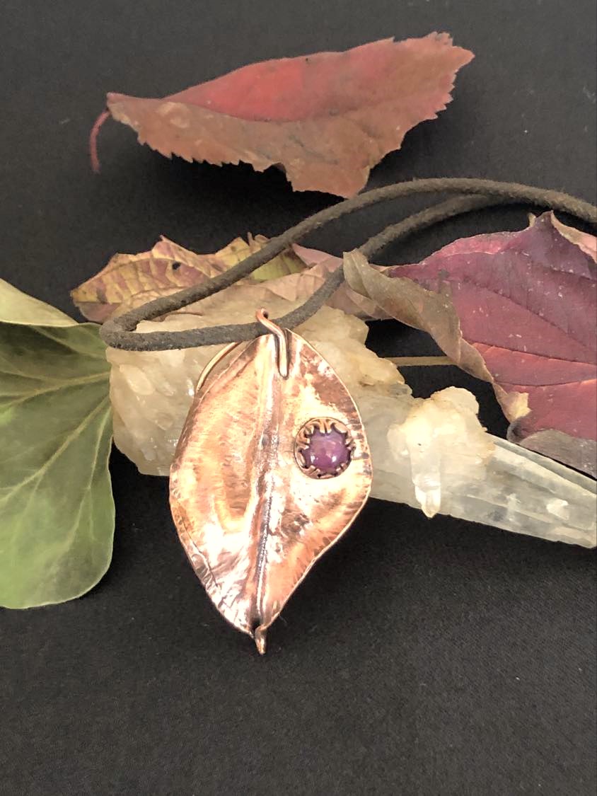 SunayLaLuna Buchenblatt-Anhänger Sternrubinschmuck