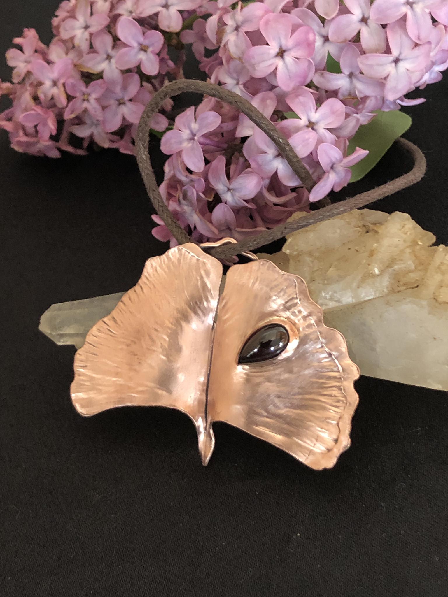 SunayLaLuna Gingkoleaf-Pendant-Garnetjewelry