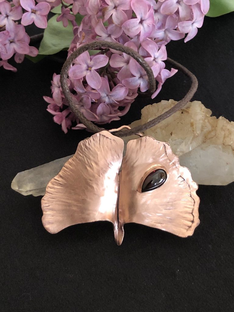 SunayLaLuna Gingkoleaf-Pendant-Garnetjewelry