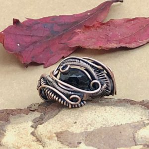 SunayLaLuna Granat-Ring Selbstachtung