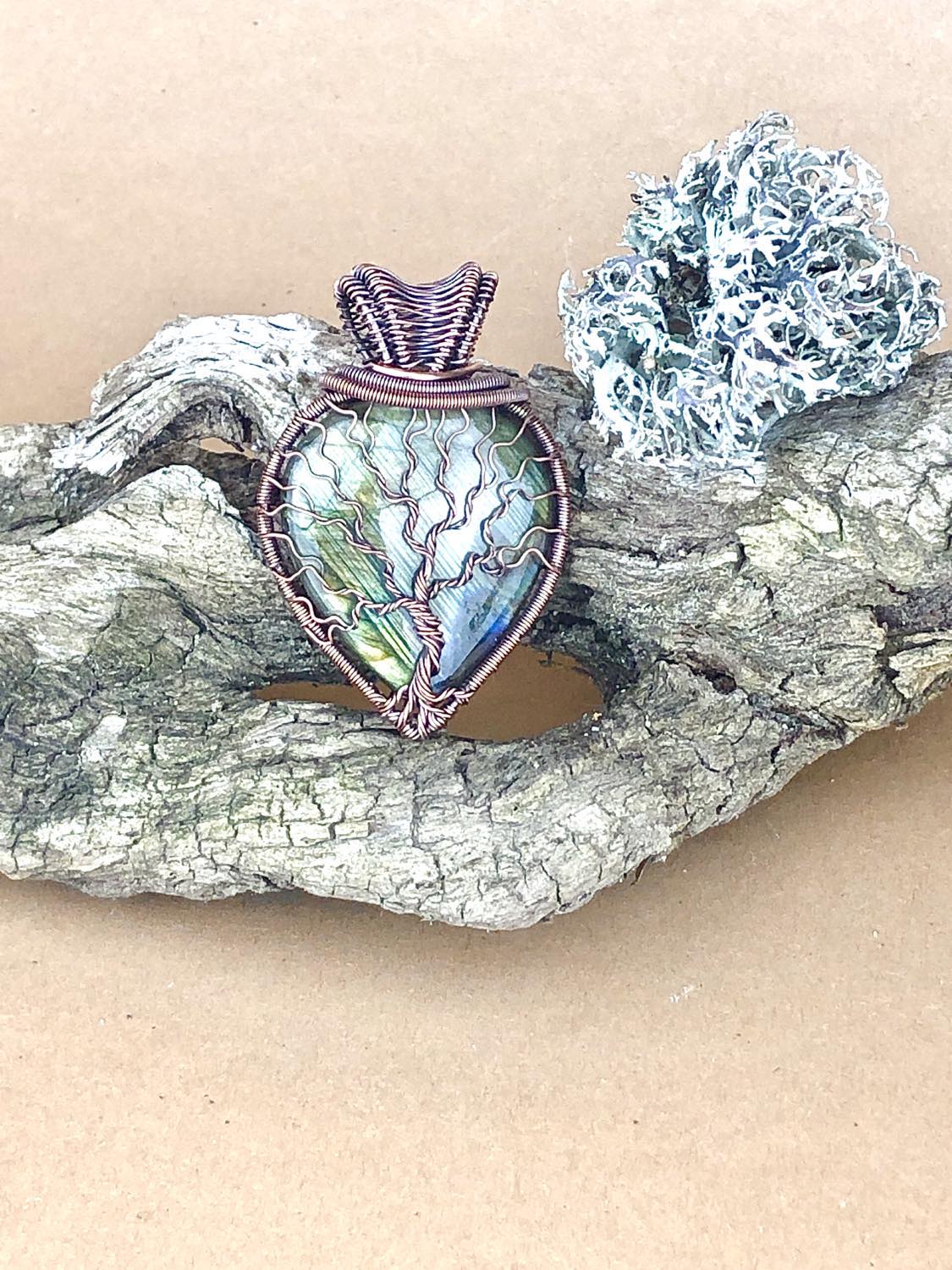SunayLaLuna Labradorite-Pendant2 TreeOfLife