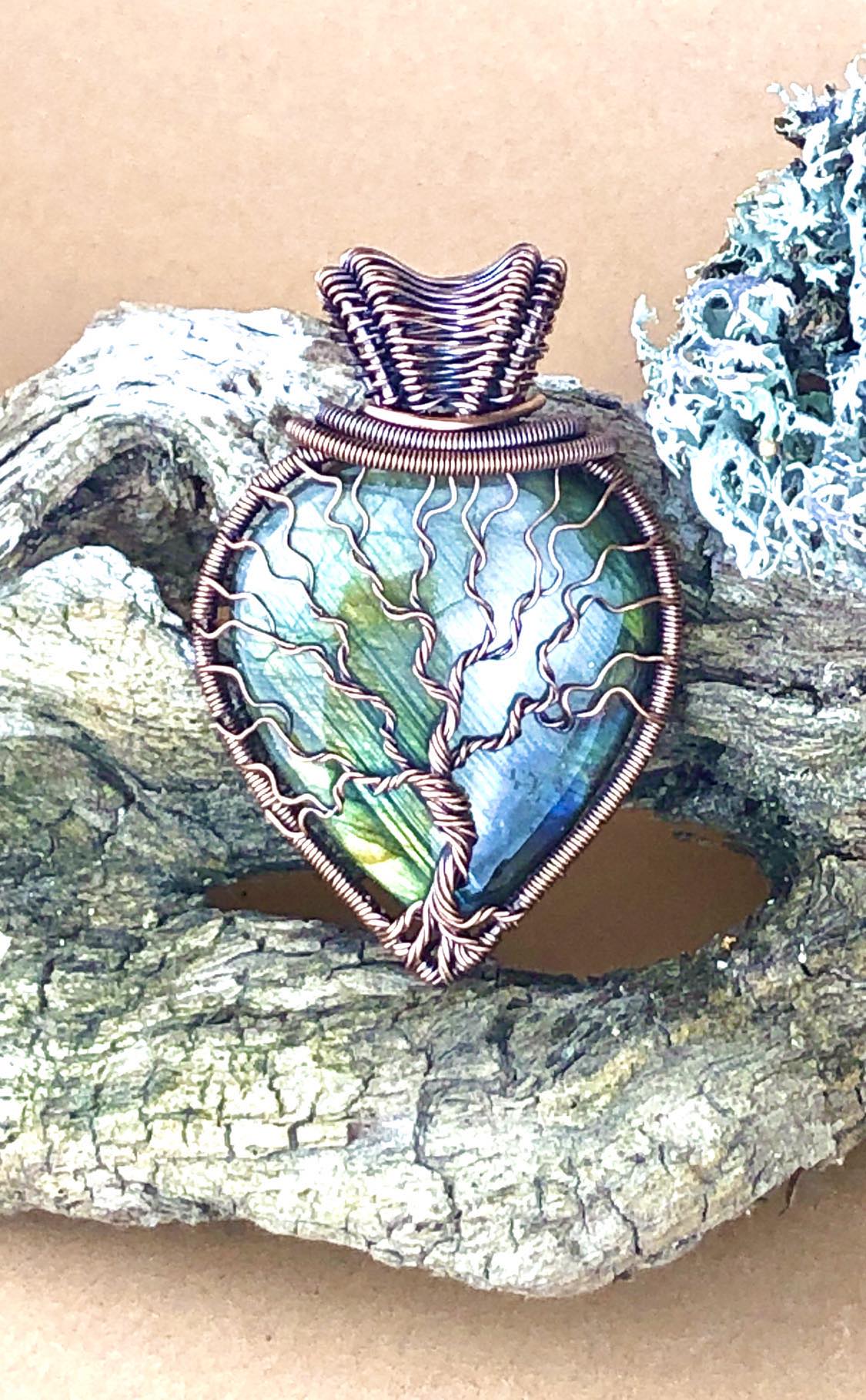 SunayLaLuna Labradorite-Pendant2 TreeOfLife