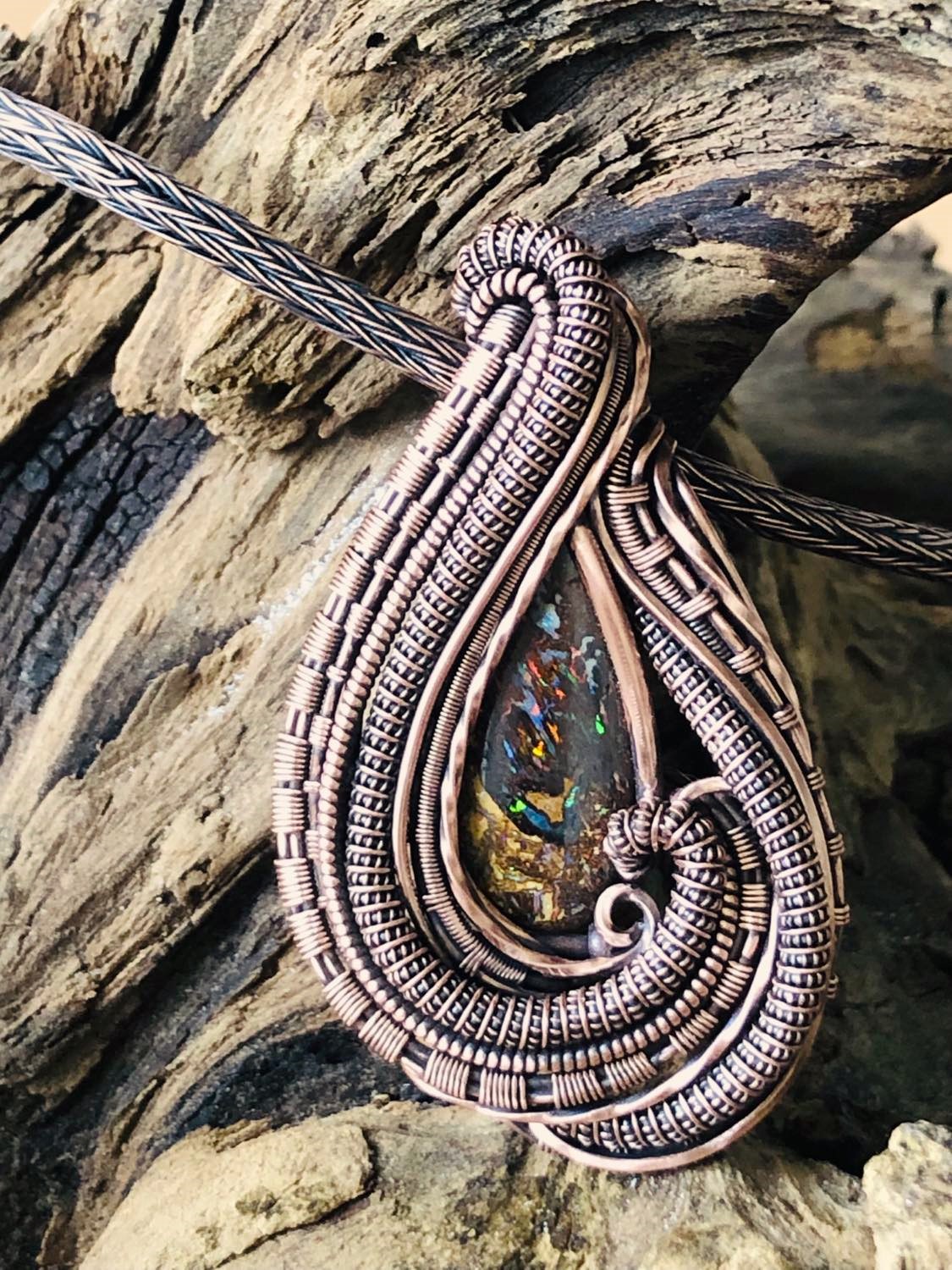 SunayLaLuna Boulderopal-Medaillon Opalschmuck