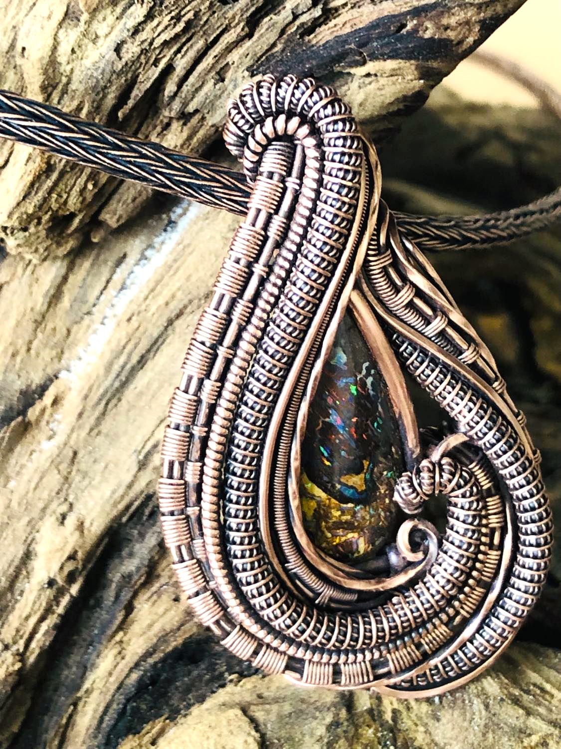 SunayLaLuna Boulderopal-Medaillon Opalschmuck