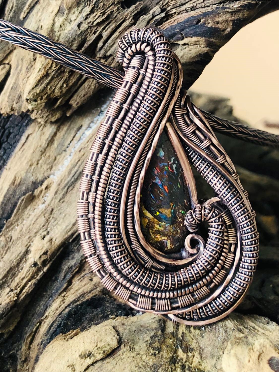 SunayLaLuna Boulderopal-Medaillon Opalschmuck