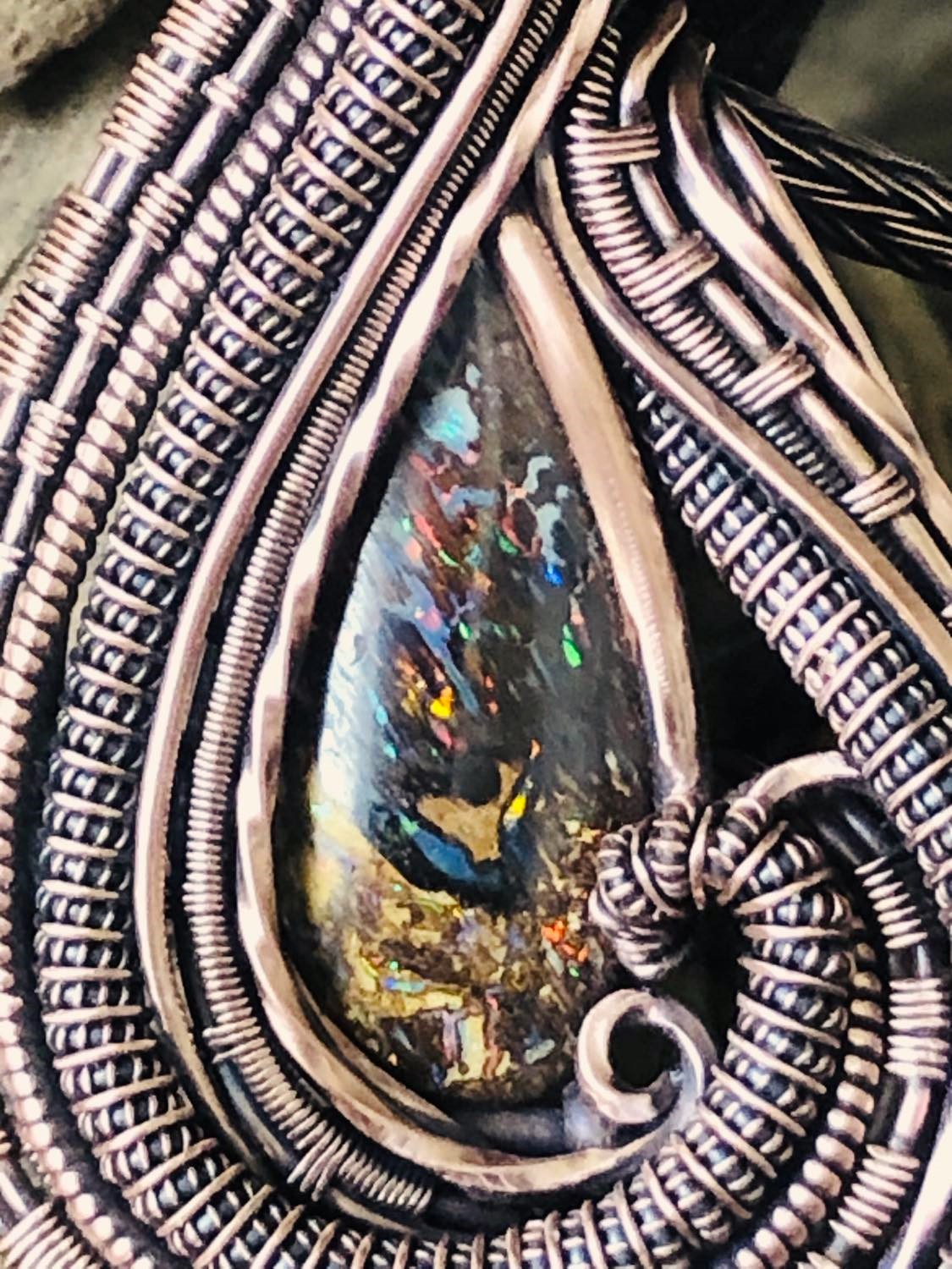 SunayLaLuna Boulderopal-Medaillon Opalschmuck