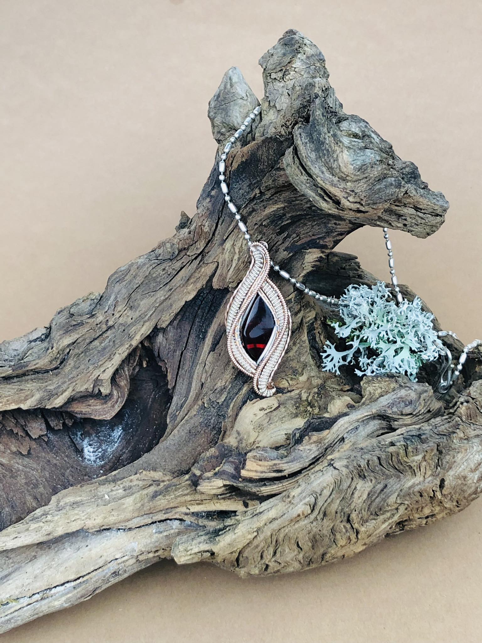 SunayLaLuna - RedAmber-Medallion - Silverjewelry