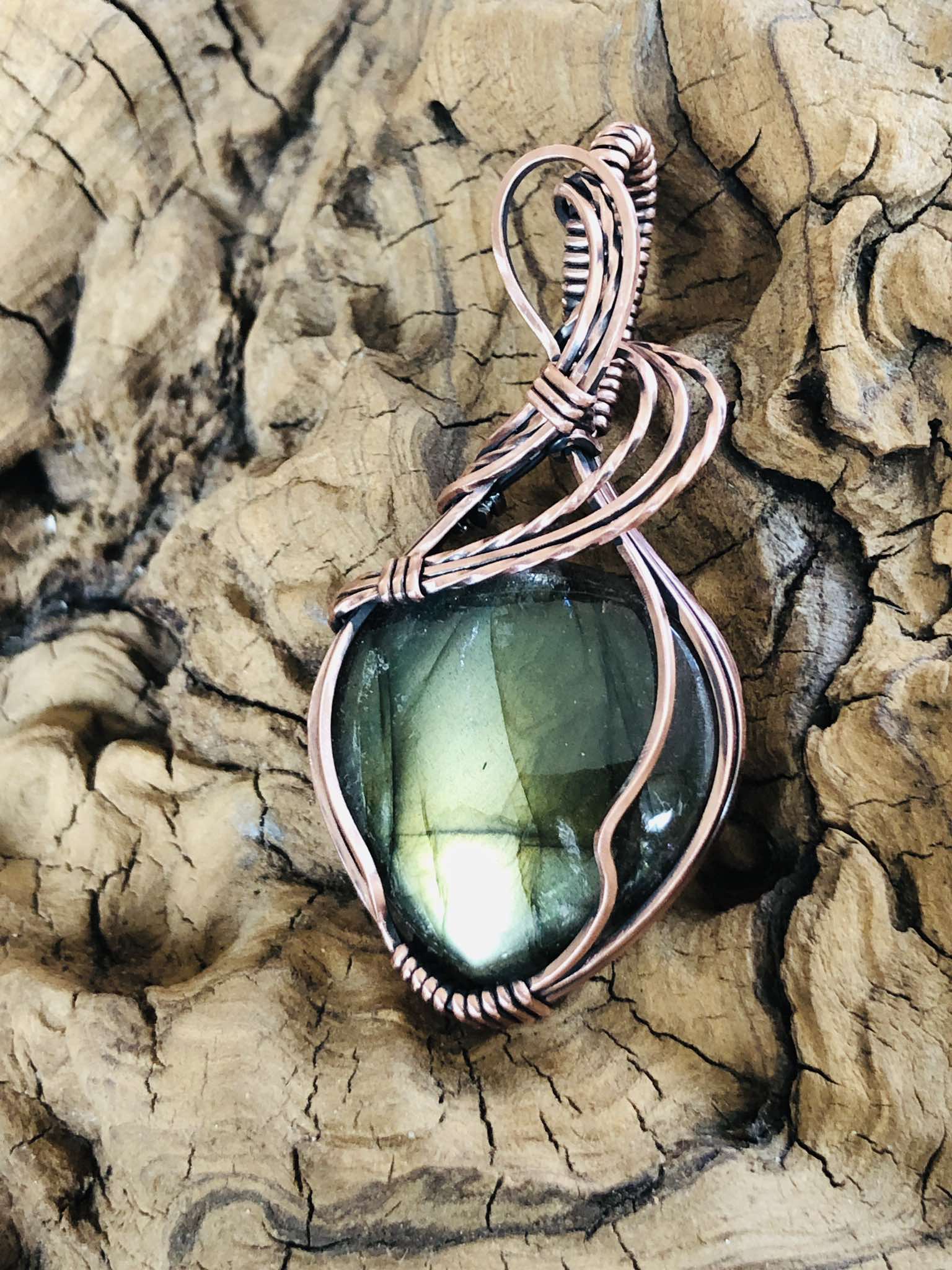SunayLaLuna Labradorite-Pendant22 Selfesteem