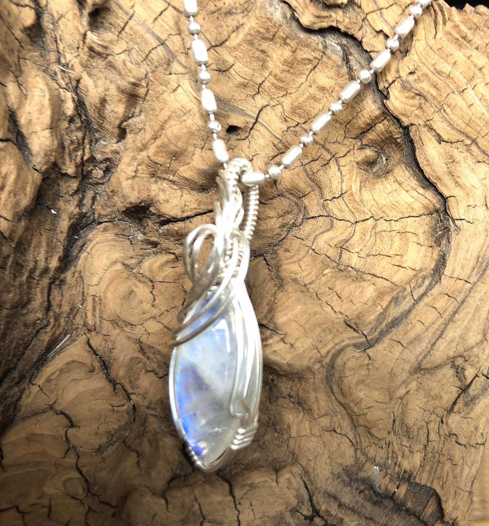 SunayLaLuna RainbowMoonstone-Pendant1 Silverjewelry